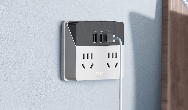 好用的排插推荐2:888集团Sunrise6系列30W转换插座