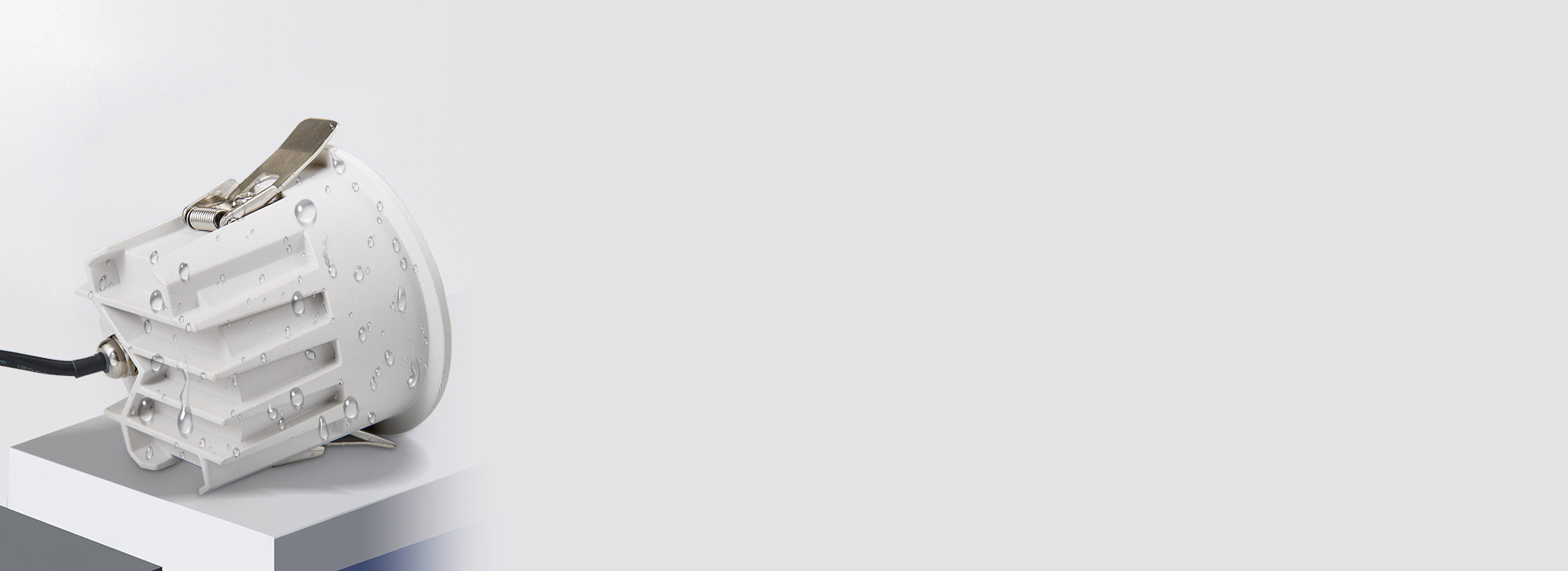 IP54级防水防尘 一体化灯体，强防水...